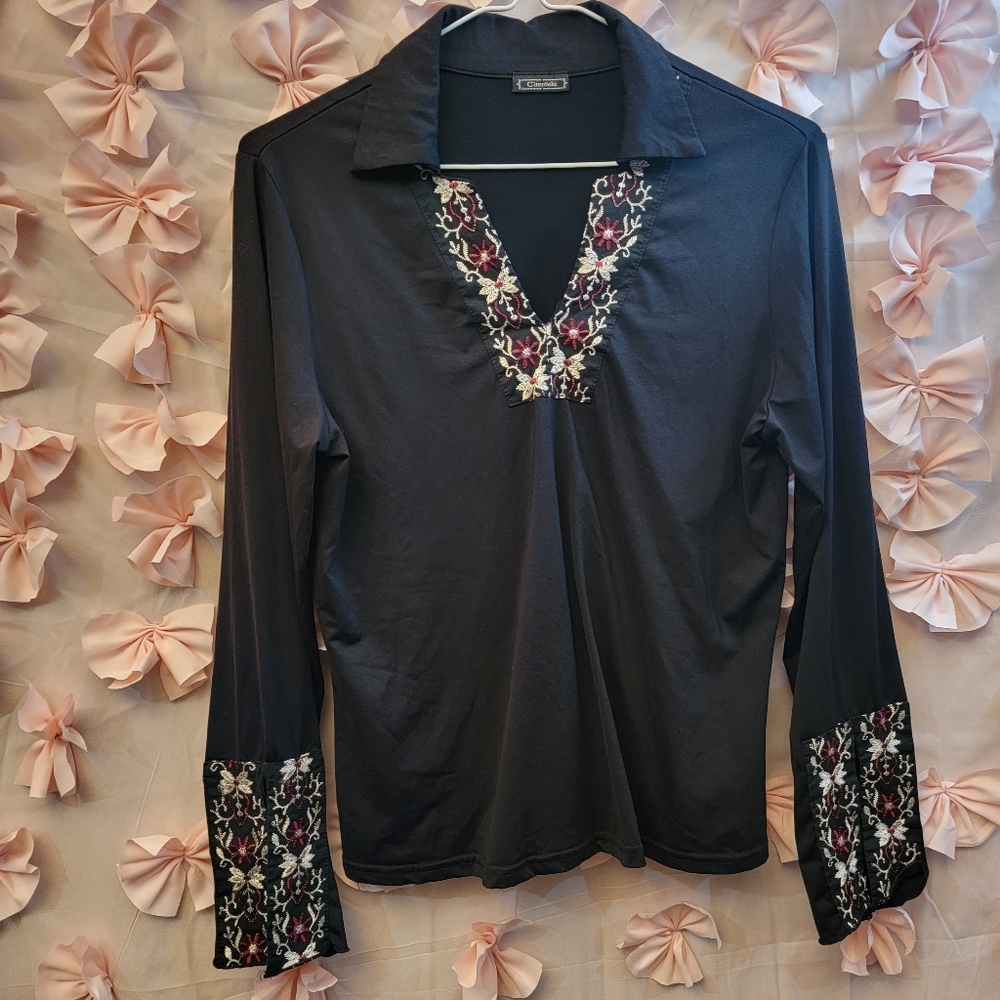 CLIENTELE Vintage Floral Embroidered Top Womens Size Small V-Neck Canada